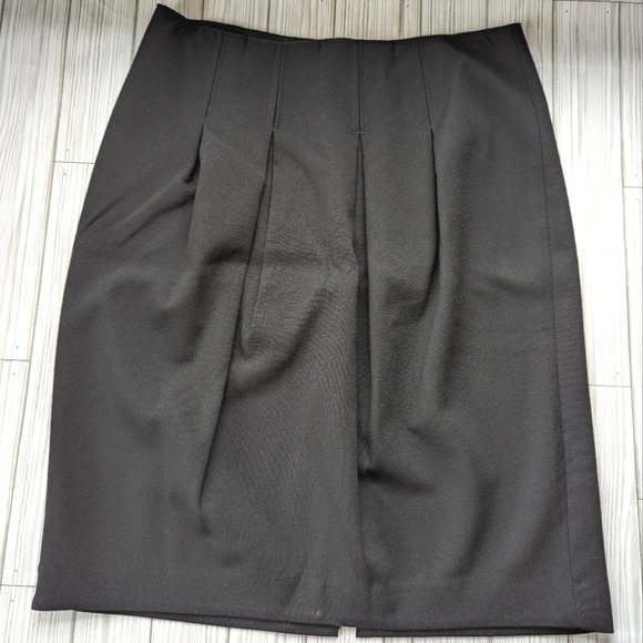 Magaschoni Pleated Wool Pencil Skirt with Slit in Black Size 10 - Picture 4 of 11